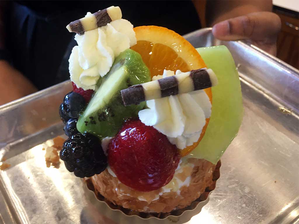 Fresh Fruit Cheesecake - dessertsbygerard.com