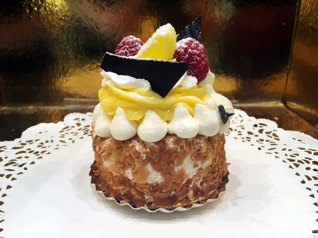 Individual Lemon Cheesecake - dessertsbygerard.com