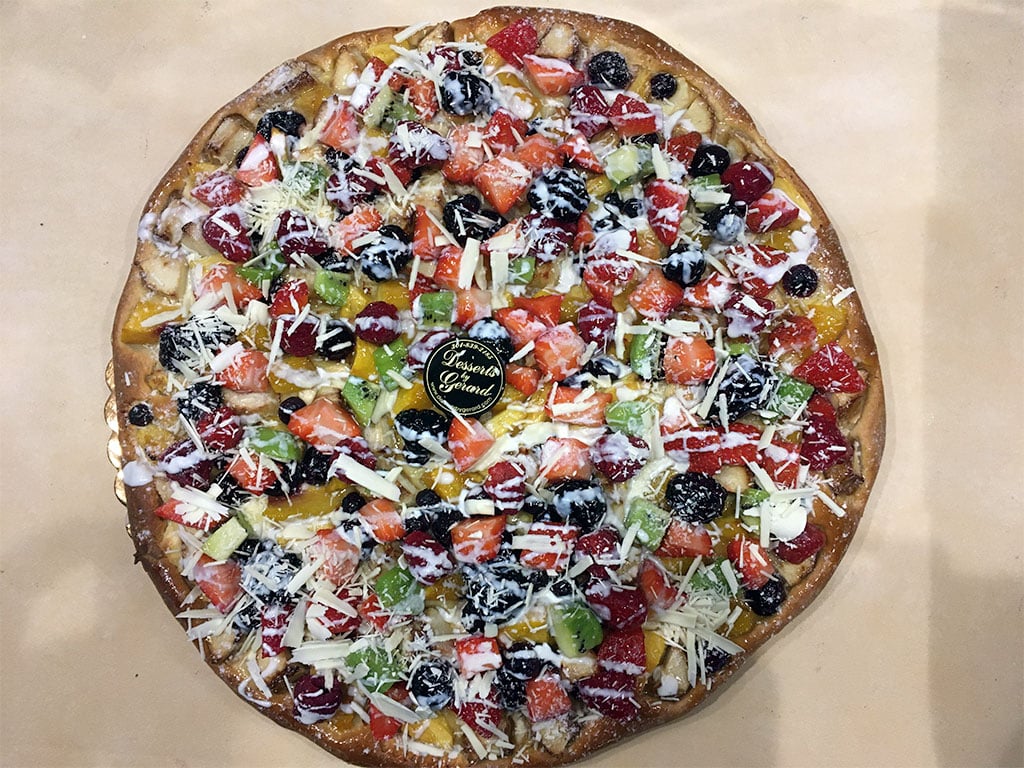 Fruit Pizza - dessertsbygerard.com