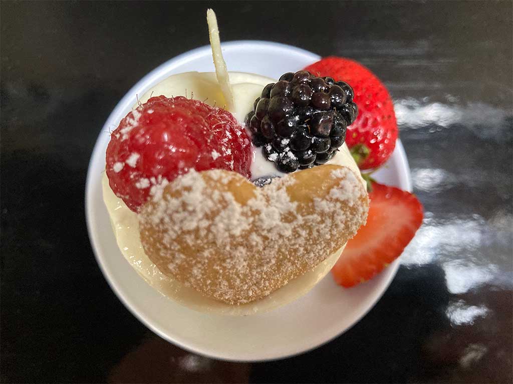 Vanilla Mousse Mini Pastry - dessertsbygerard.com